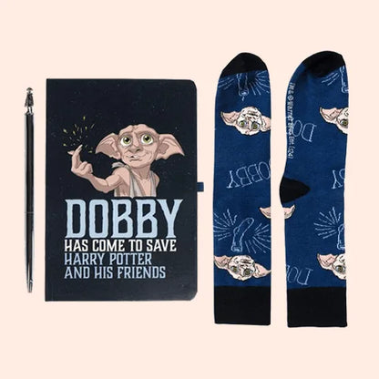 Carnet, stylo et chaussettes du set de papeterie Dobby (Harry Potter)